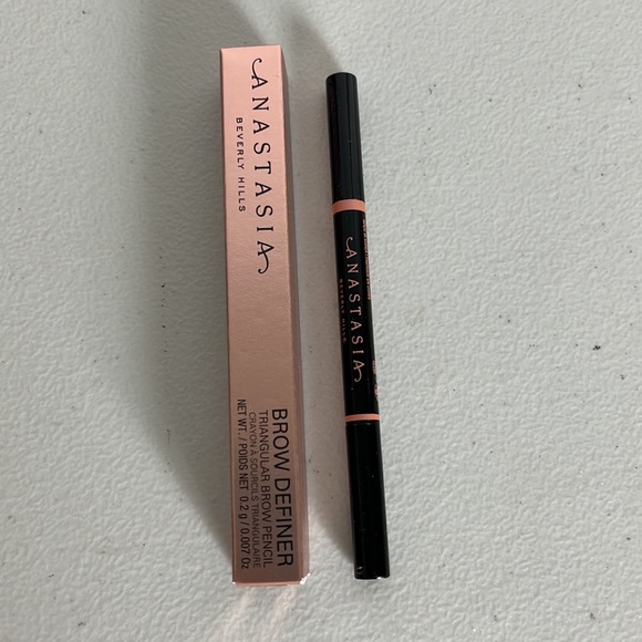 Anastasia Beverly Hills Brow Definer Triangular Brow Pencil- Medium Brown - Picture 4 of 4